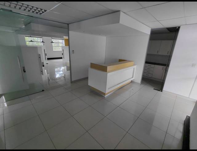 4,076M² OFFICE FOR SALE IN BRYANSTON